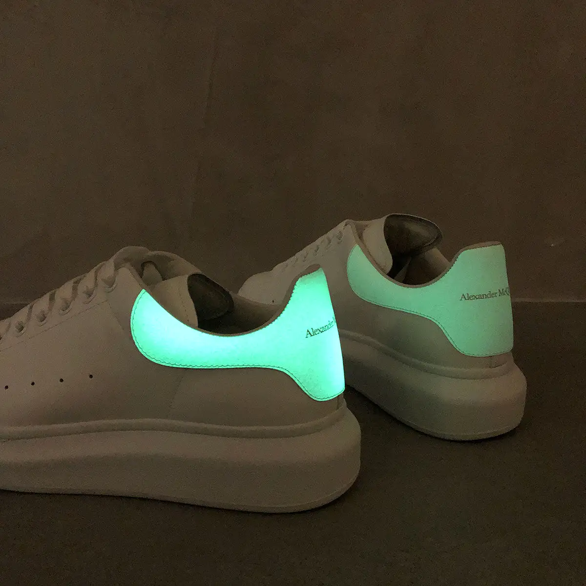 ES (E) Sneakers Tonal , Luminous Tab