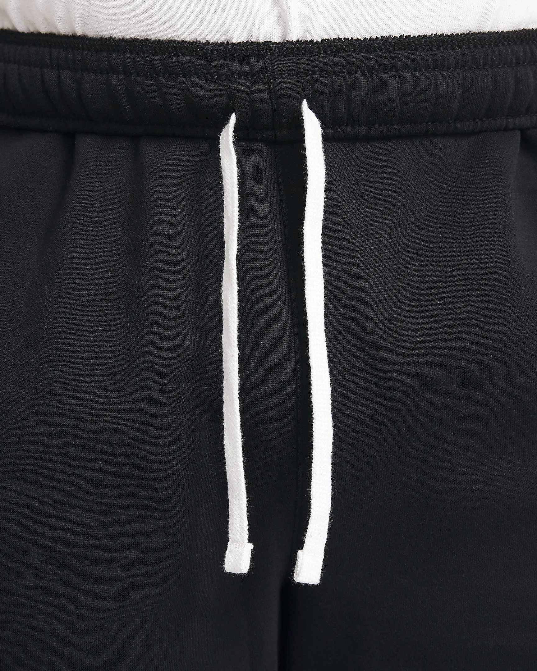 Nike Men's Sportswear Club Shorts - Black / White