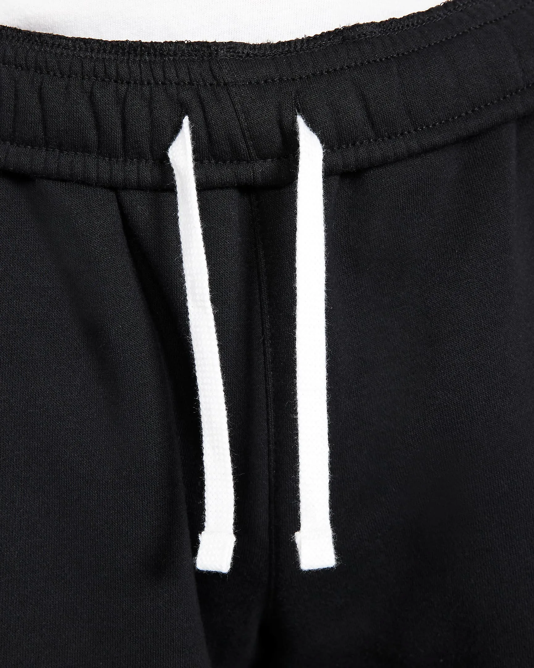 Nike Men's Sportswear Club Shorts - Black / White