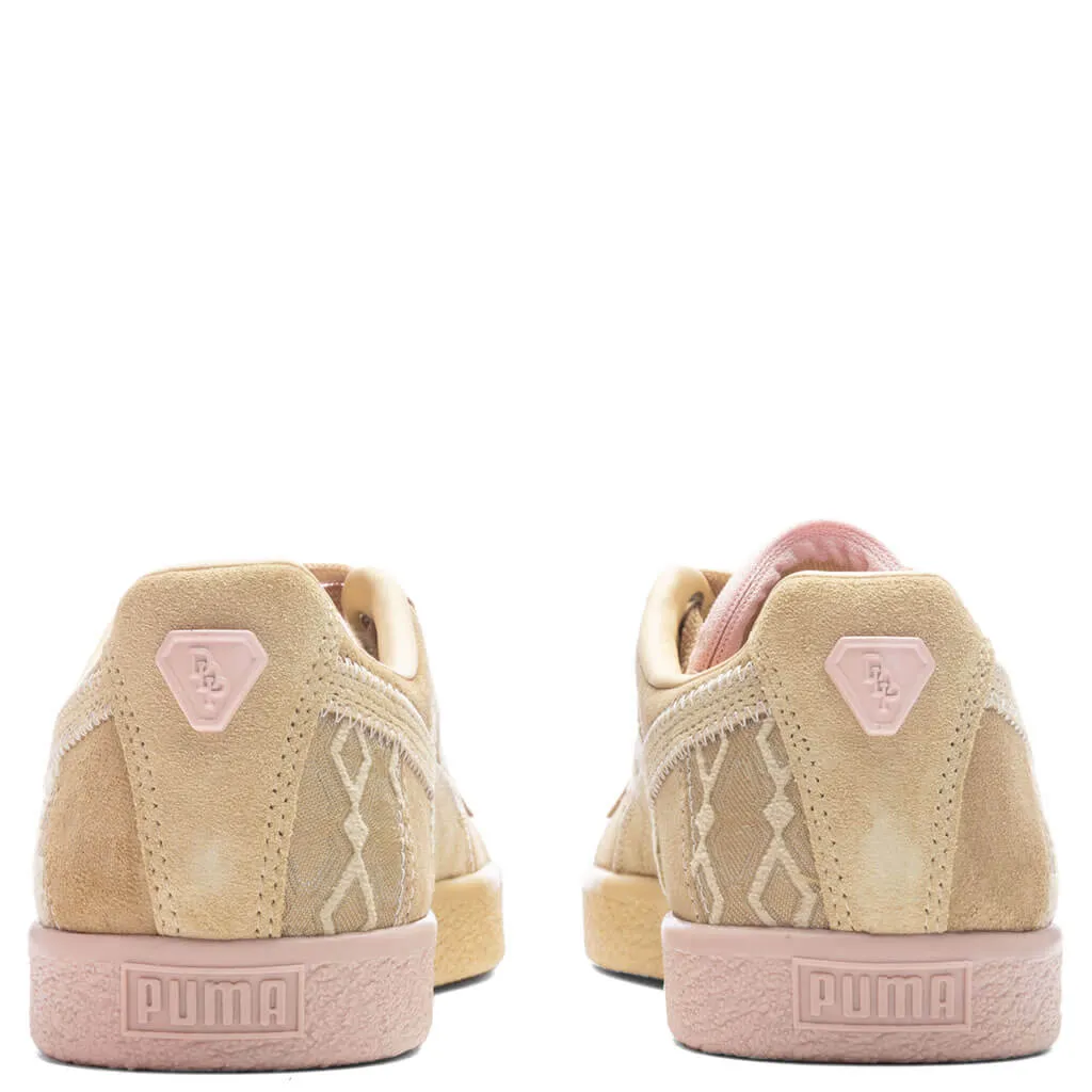 Puma x Dapper Dan Clyde Pre-Game Runway Women's - Croissant/Rose Dust