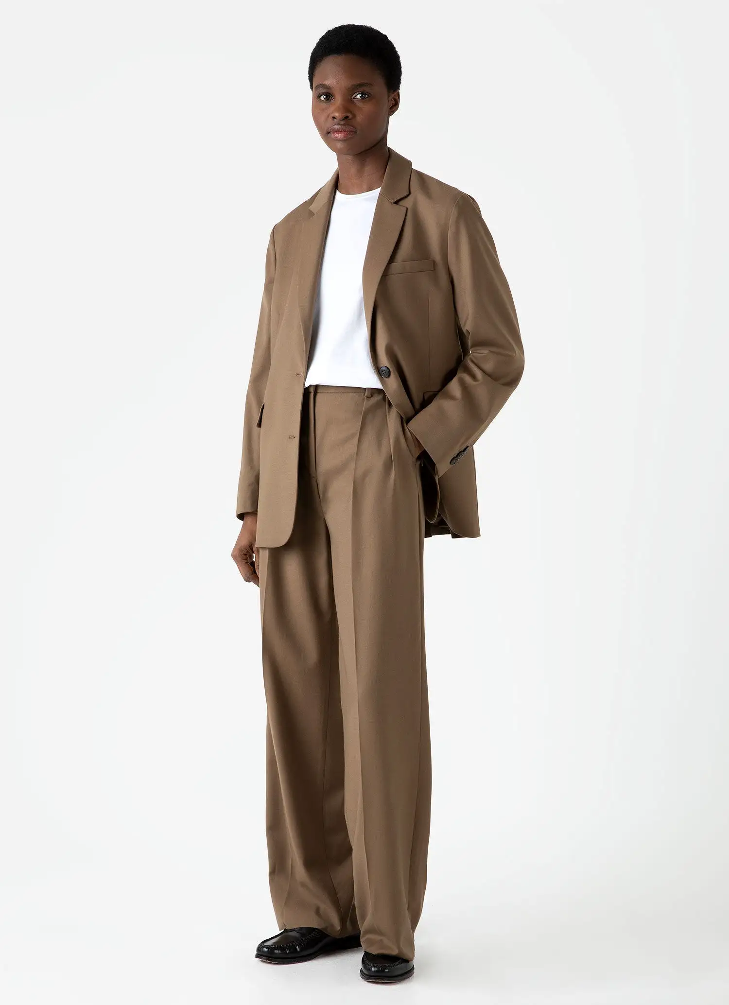 Women's Pleated Wool Trouser in Dark Camel